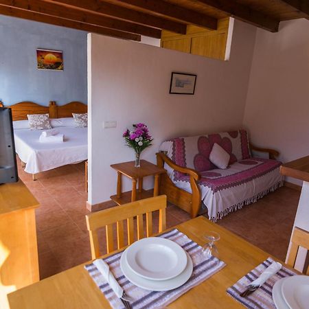 Hostal Cala Boix Эс-Кана Экстерьер фото