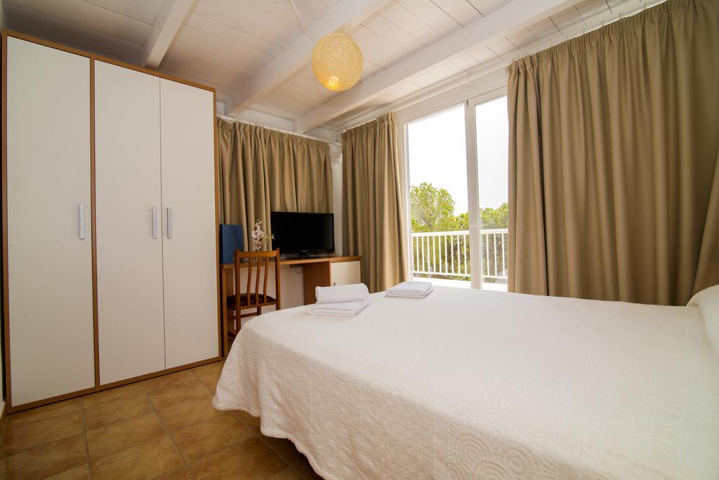 Hostal Cala Boix Эс-Кана Экстерьер фото