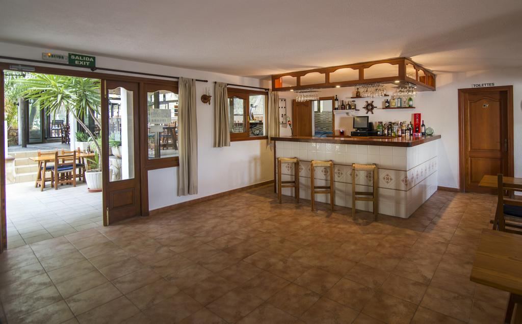 Hostal Cala Boix Эс-Кана Экстерьер фото