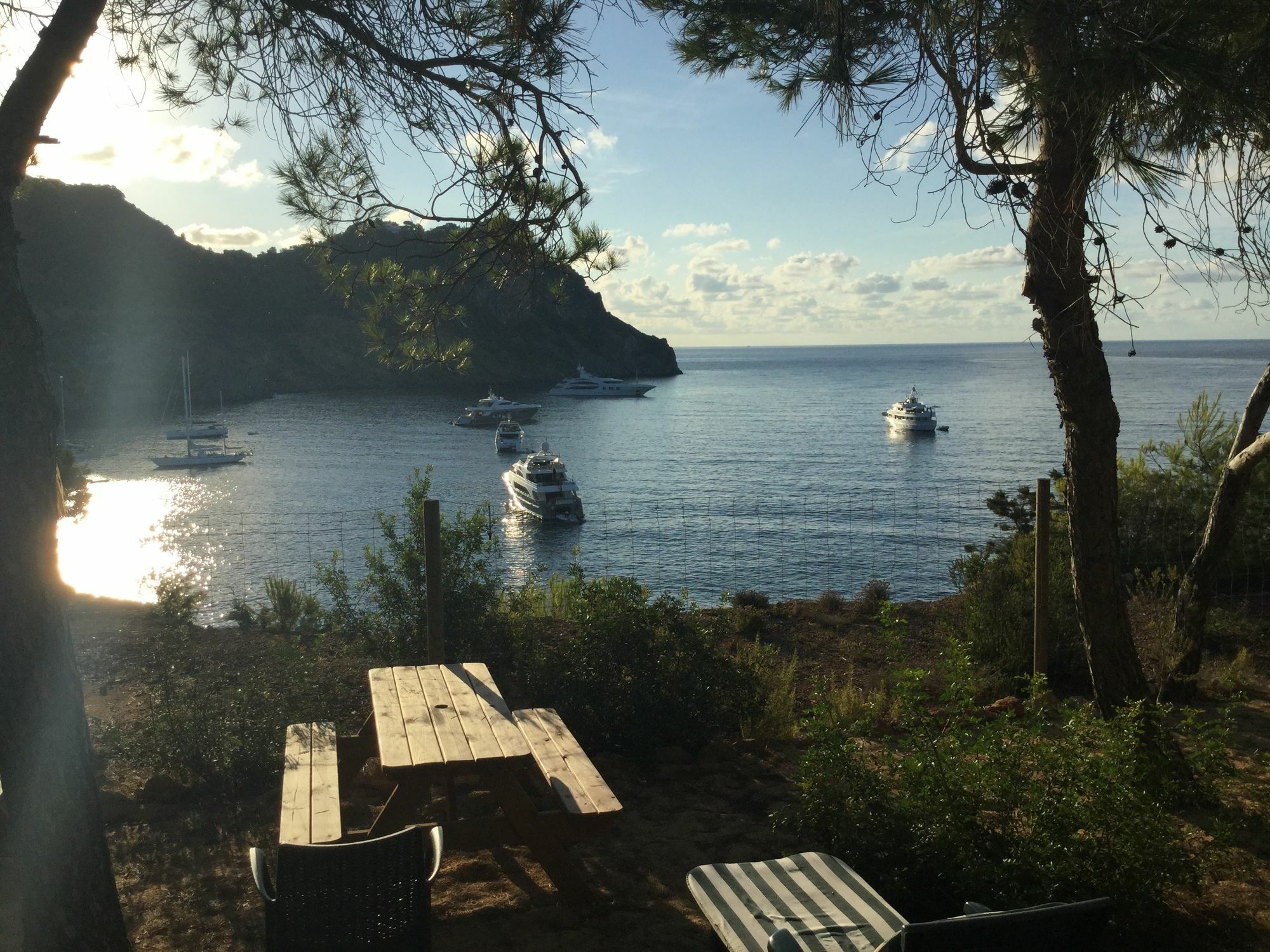 Hostal Cala Boix Эс-Кана Экстерьер фото